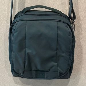 Metrosafe LS200 Anti-Theft Medium Crossbody Bag